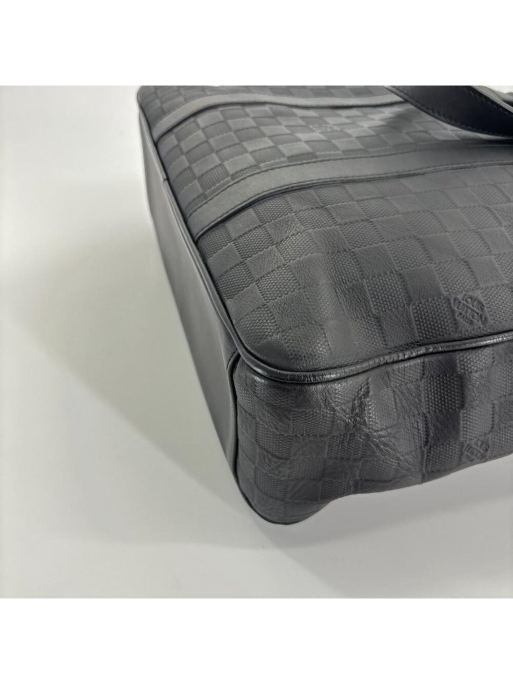 Louis Vuitton Damier Infini Tadao GM Business Tote - Picture 10 of 14